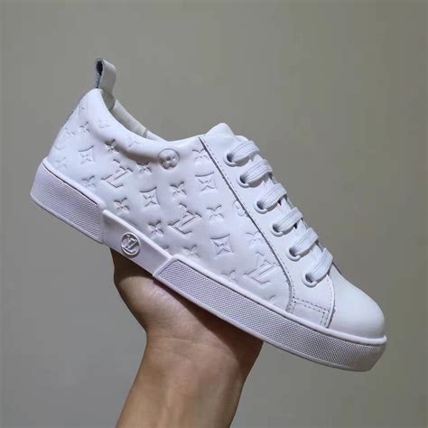 louis vuitton zapatilla mujer|louis vuitton white sneakers ladies.